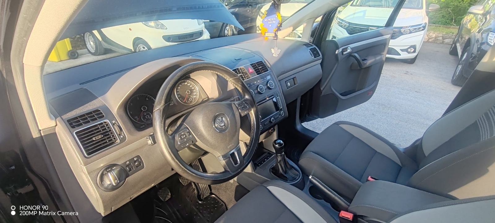 VW TOURAN 2.0 TDI•PANORAMA•LIFE oprema•7 SJEDALA•SERVISNA•REGdo 7/2027, fotografija 6