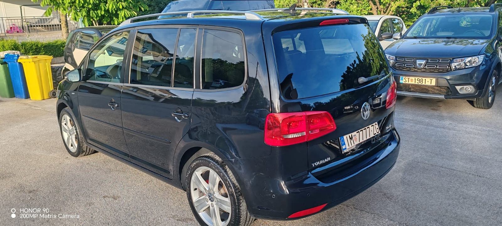 VW TOURAN 2.0 TDI•PANORAMA•LIFE oprema•7 SJEDALA•SERVISNA•REGdo 7/2027, fotografija 7