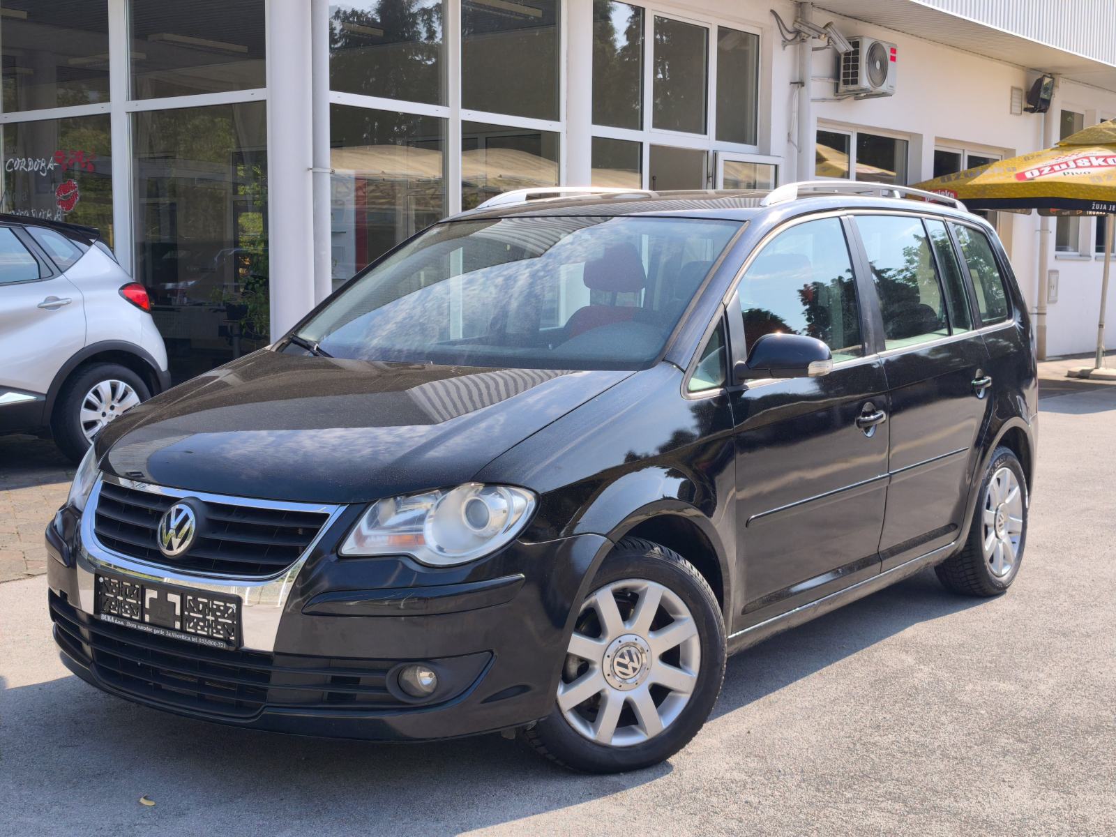 VW Touran 2,0 TDI 6 BZINA SENZORI TEMPOMAT AUTOMATSKA KLIMA, fotografija 6
