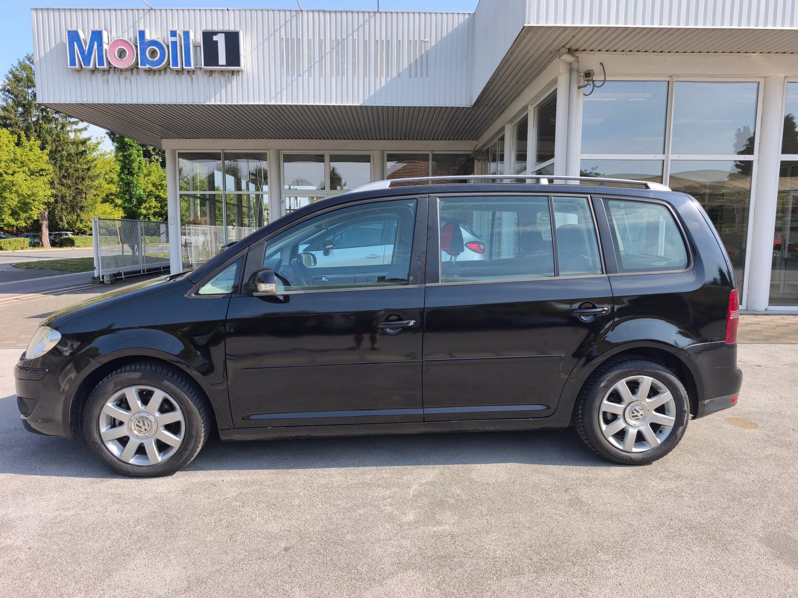 VW Touran 2,0 TDI 6 BZINA SENZORI TEMPOMAT AUTOMATSKA KLIMA, fotografija 7