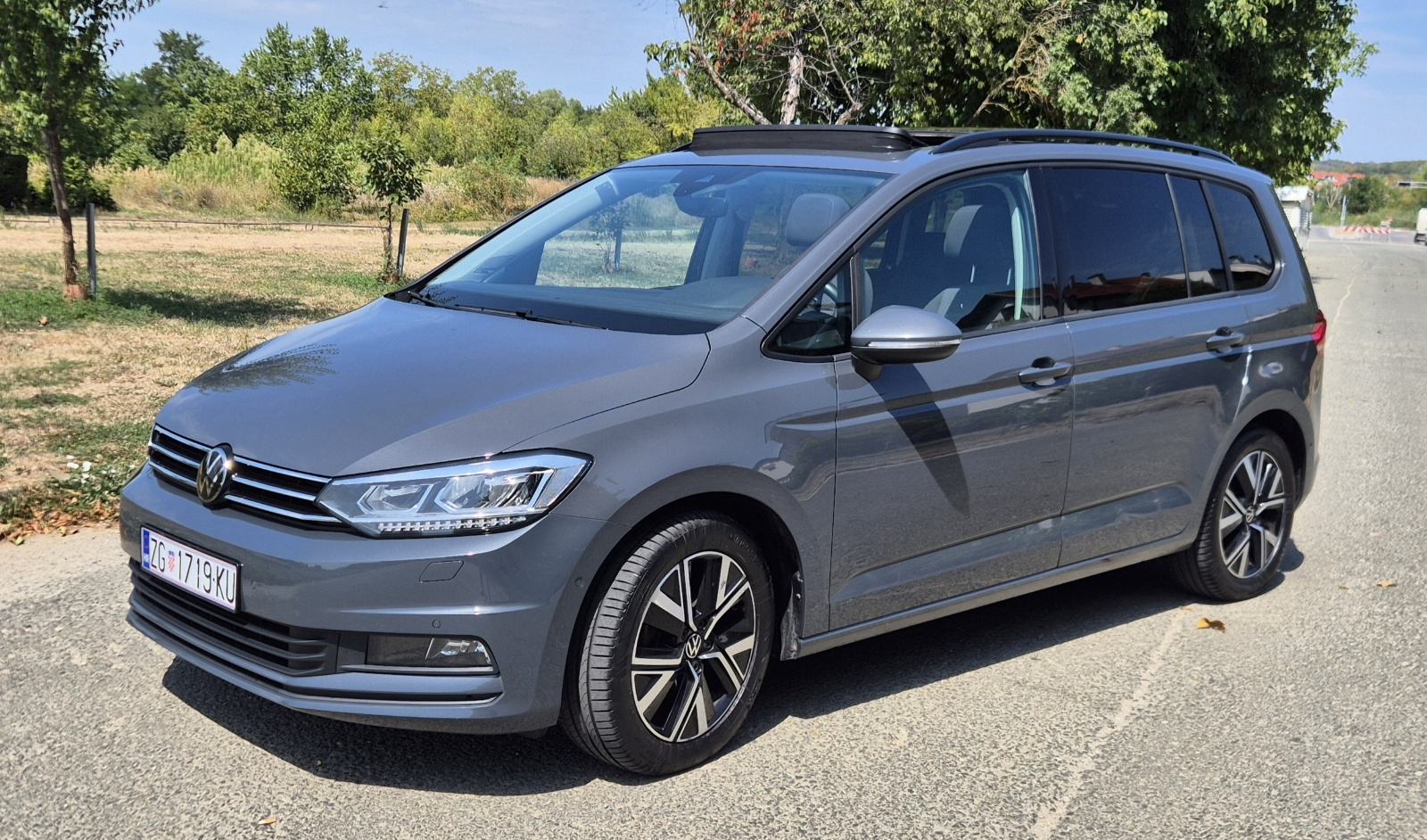 VW Touran 2.0 TDI Automatik, fotografija 2
