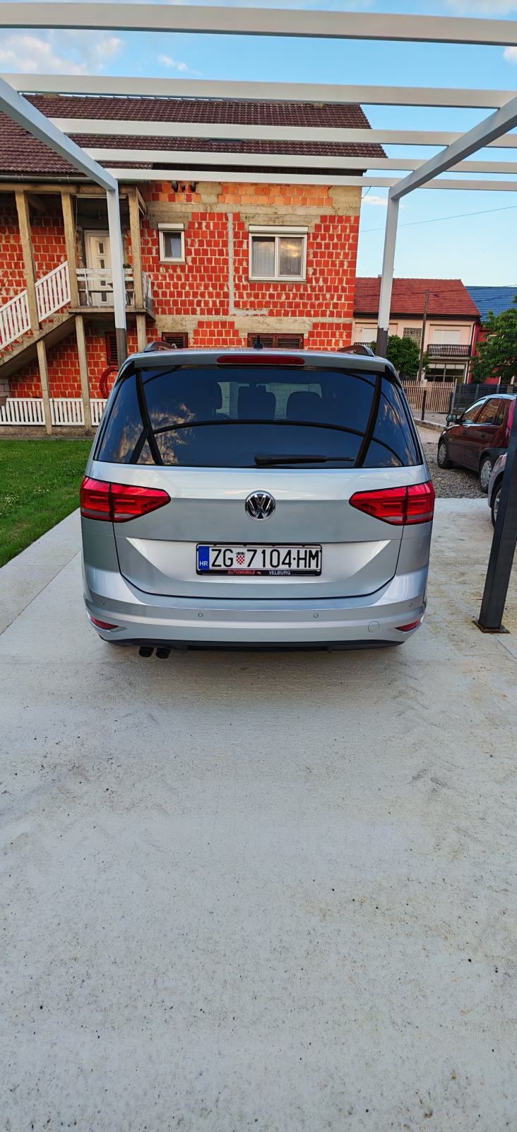 VW Touran 2,0 TDI BMT DSG Highline, fotografija 2
