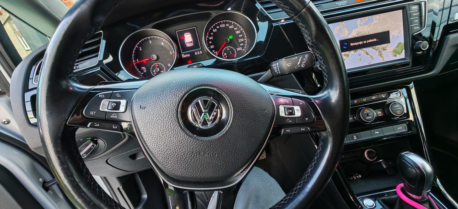 VW Touran 2,0 TDI BMT DSG Highline, fotografija 6