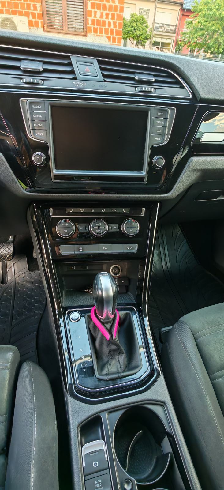 VW Touran 2,0 TDI BMT DSG Highline, fotografija 8