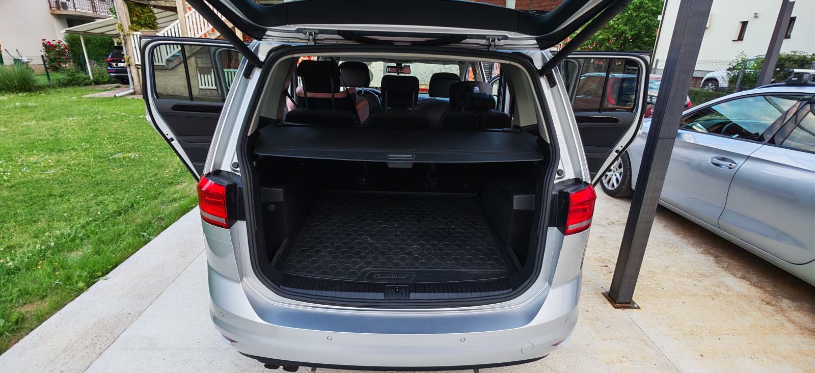VW Touran 2,0 TDI BMT DSG Highline, fotografija 11
