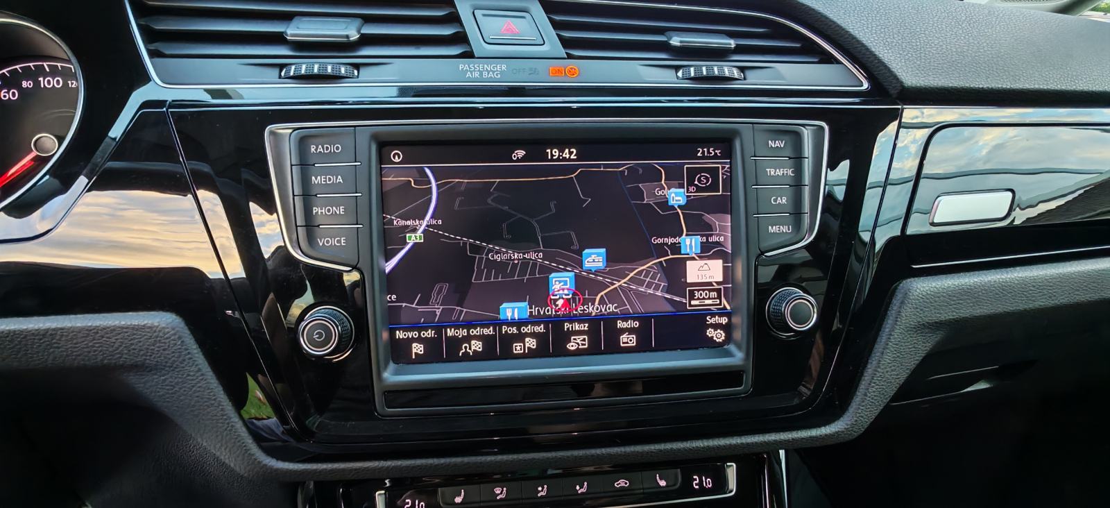 VW Touran 2,0 TDI BMT DSG Highline, fotografija 13