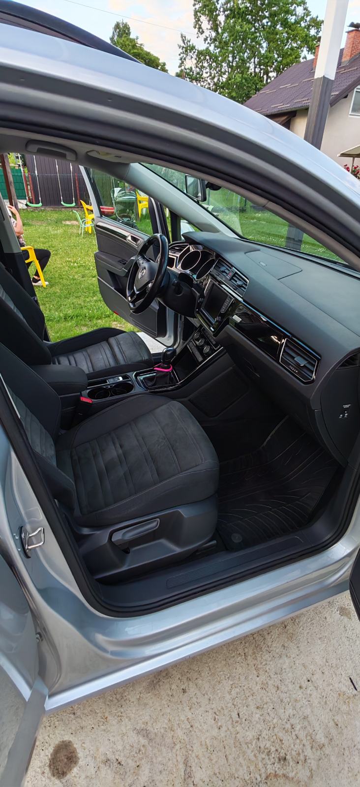 VW Touran 2,0 TDI BMT DSG Highline, fotografija 17