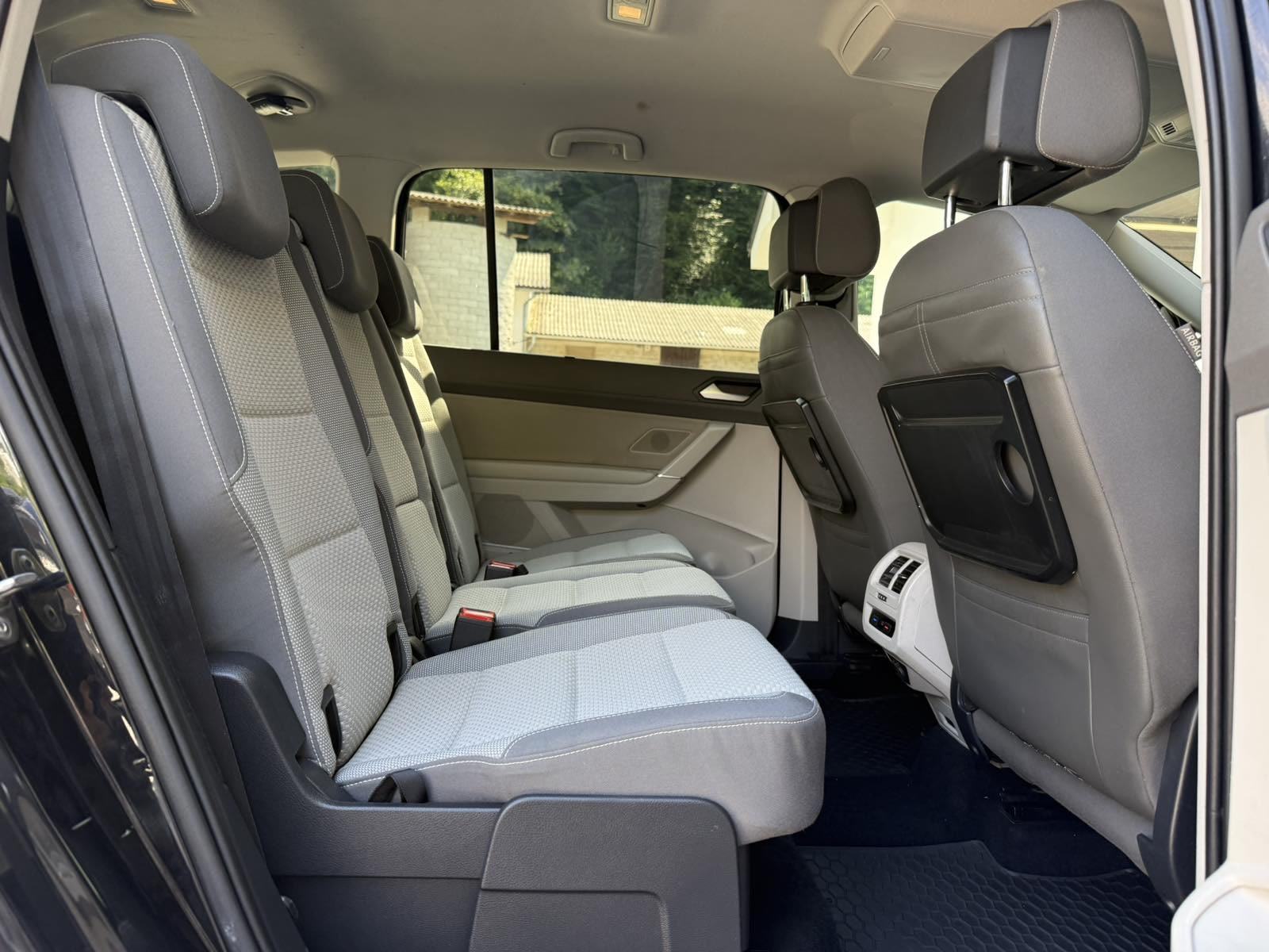 VW Touran 2,0 TDI Comfortline SLO.VOZILO-VELIK SERVIS-ACC-LED-TEMPOMAT, fotografija 4