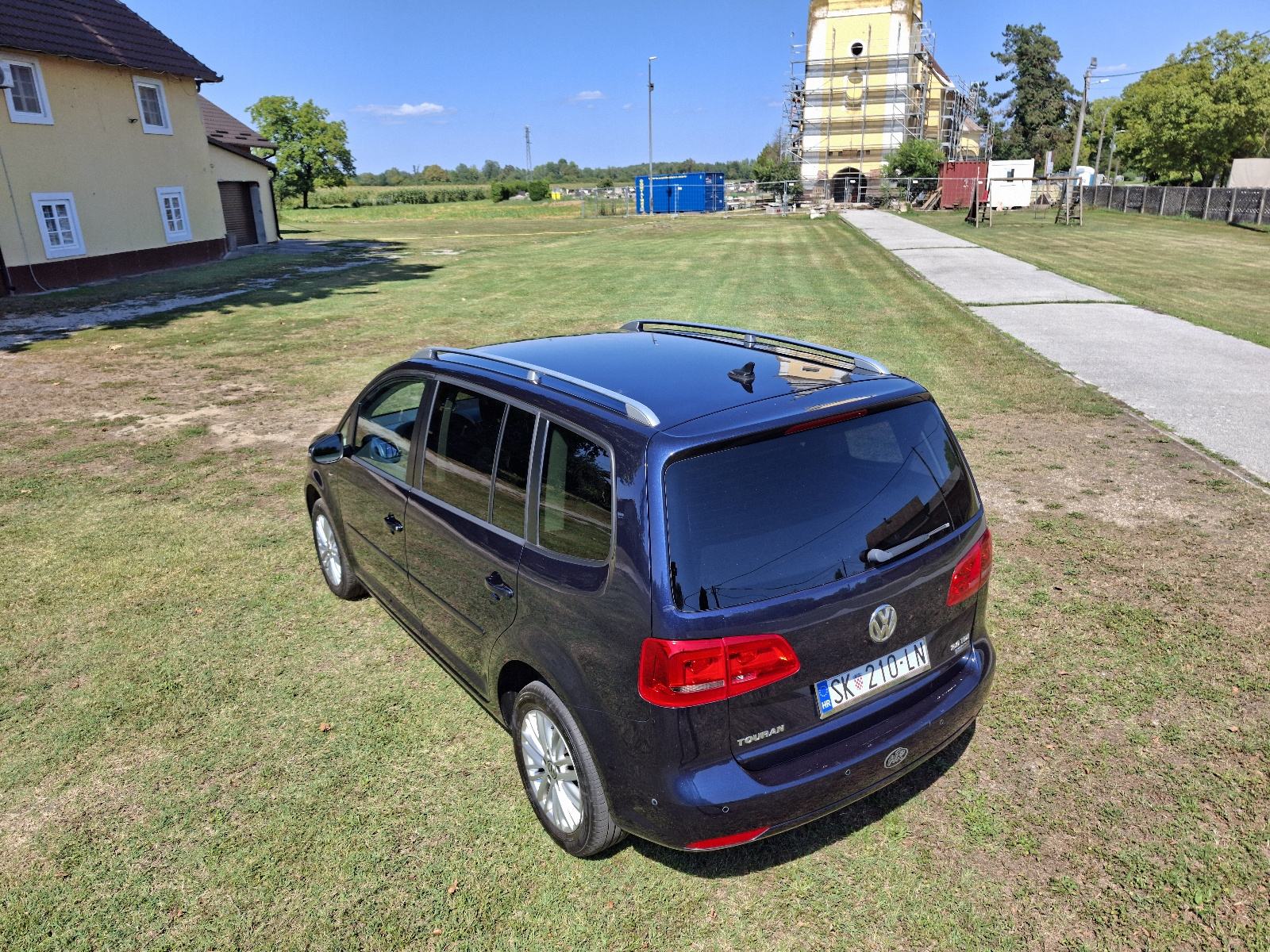 VW Touran 2,0 TDI CUP 103 kw -reg.05./27., kuka za vuču, navi. VLASNIK, fotografija 2