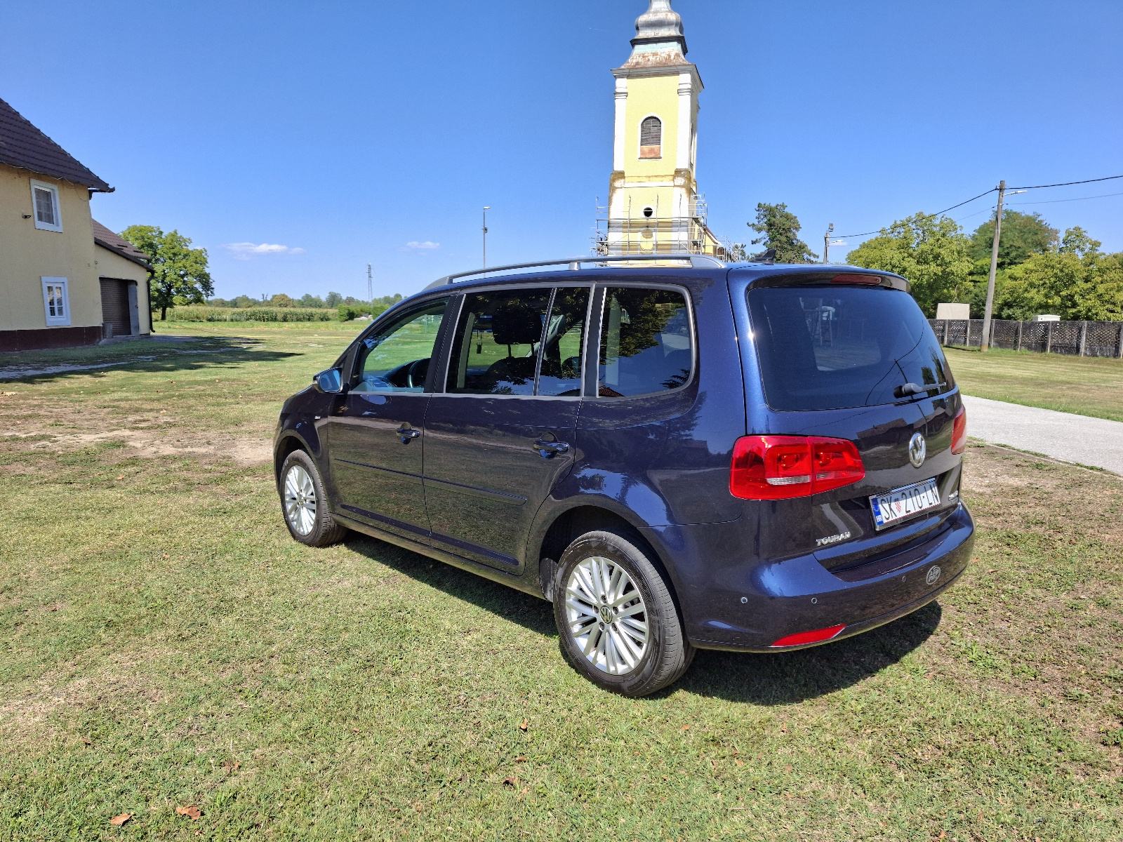 VW Touran 2,0 TDI CUP 103 kw -reg.05./27., kuka za vuču, navi. VLASNIK, fotografija 7
