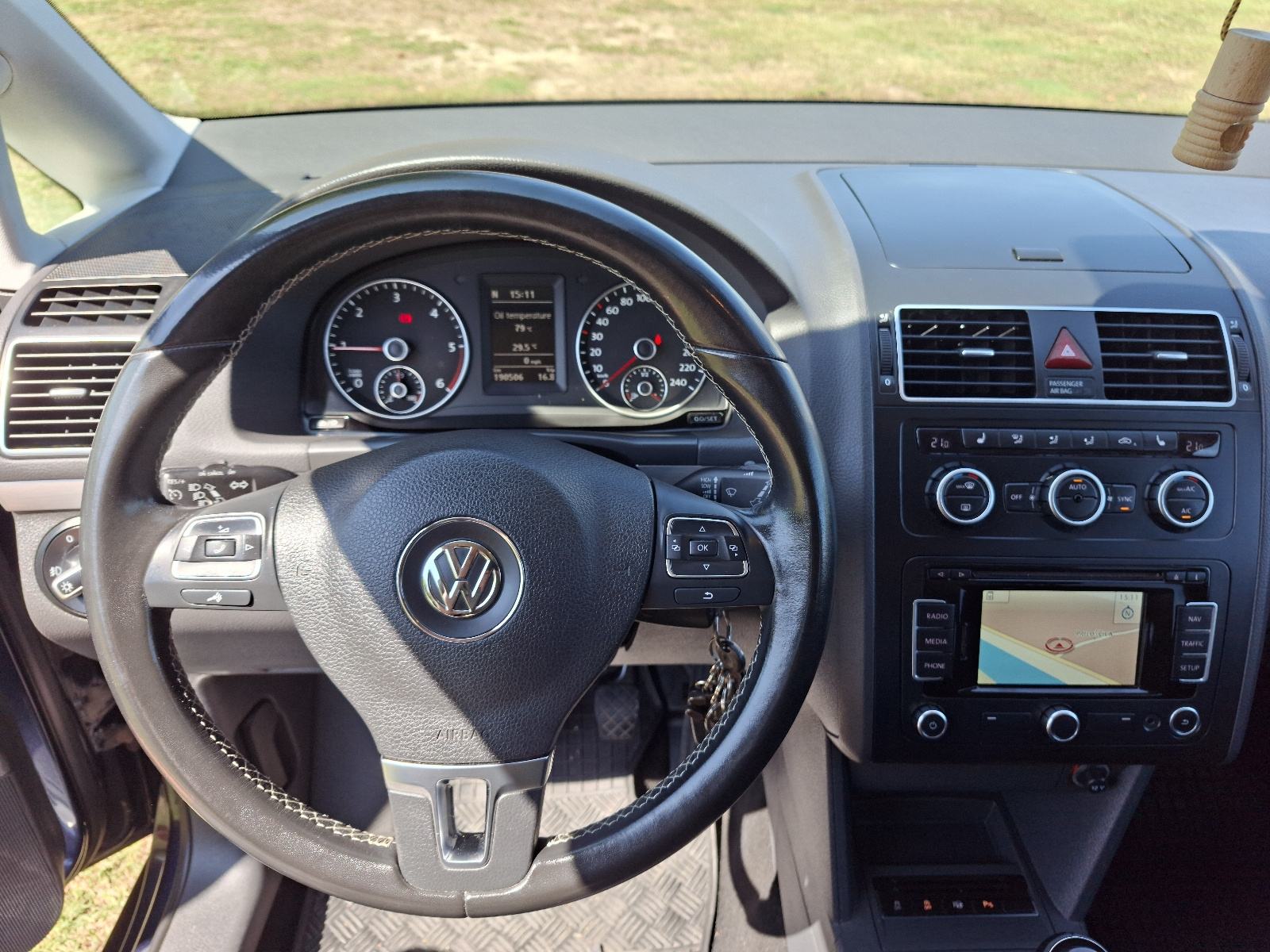 VW Touran 2,0 TDI CUP 103 kw -reg.05./27., kuka za vuču, navi. VLASNIK, fotografija 18