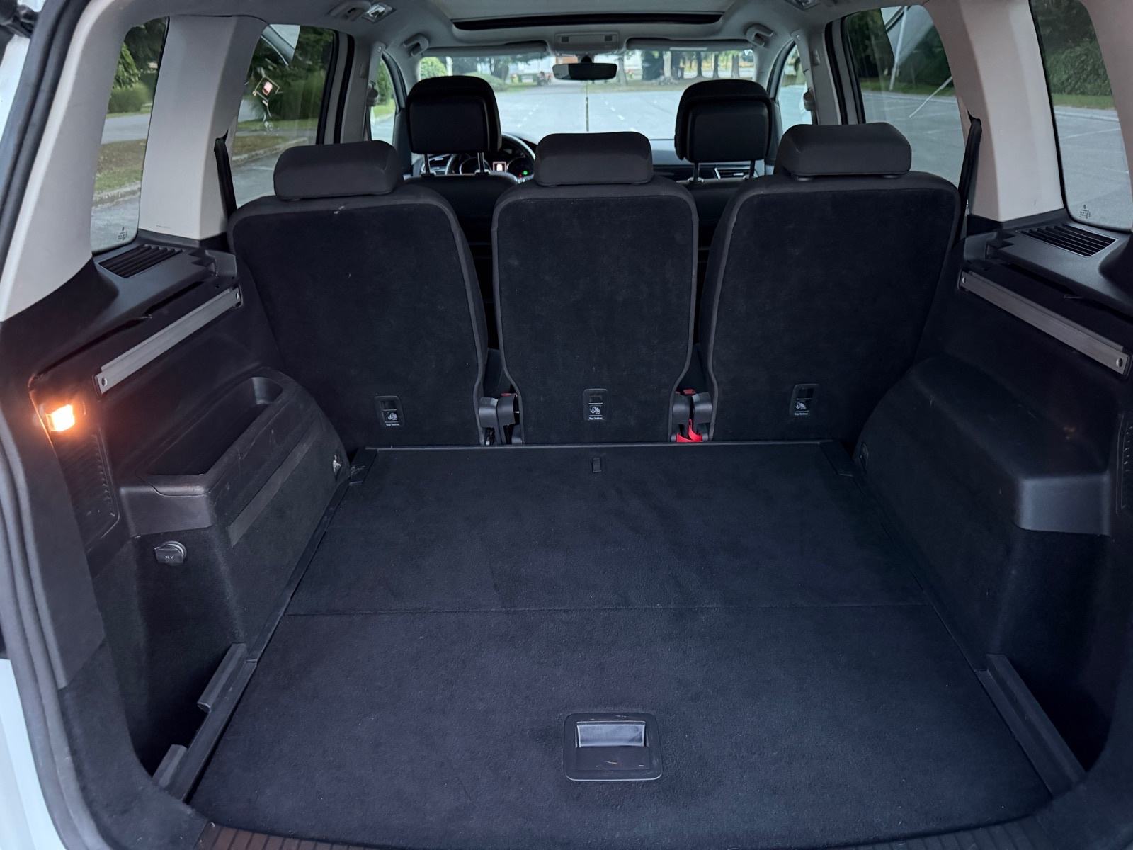 VW Touran 2,0 TDI DSG 2017god Highline Reg 1god, fotografija 16