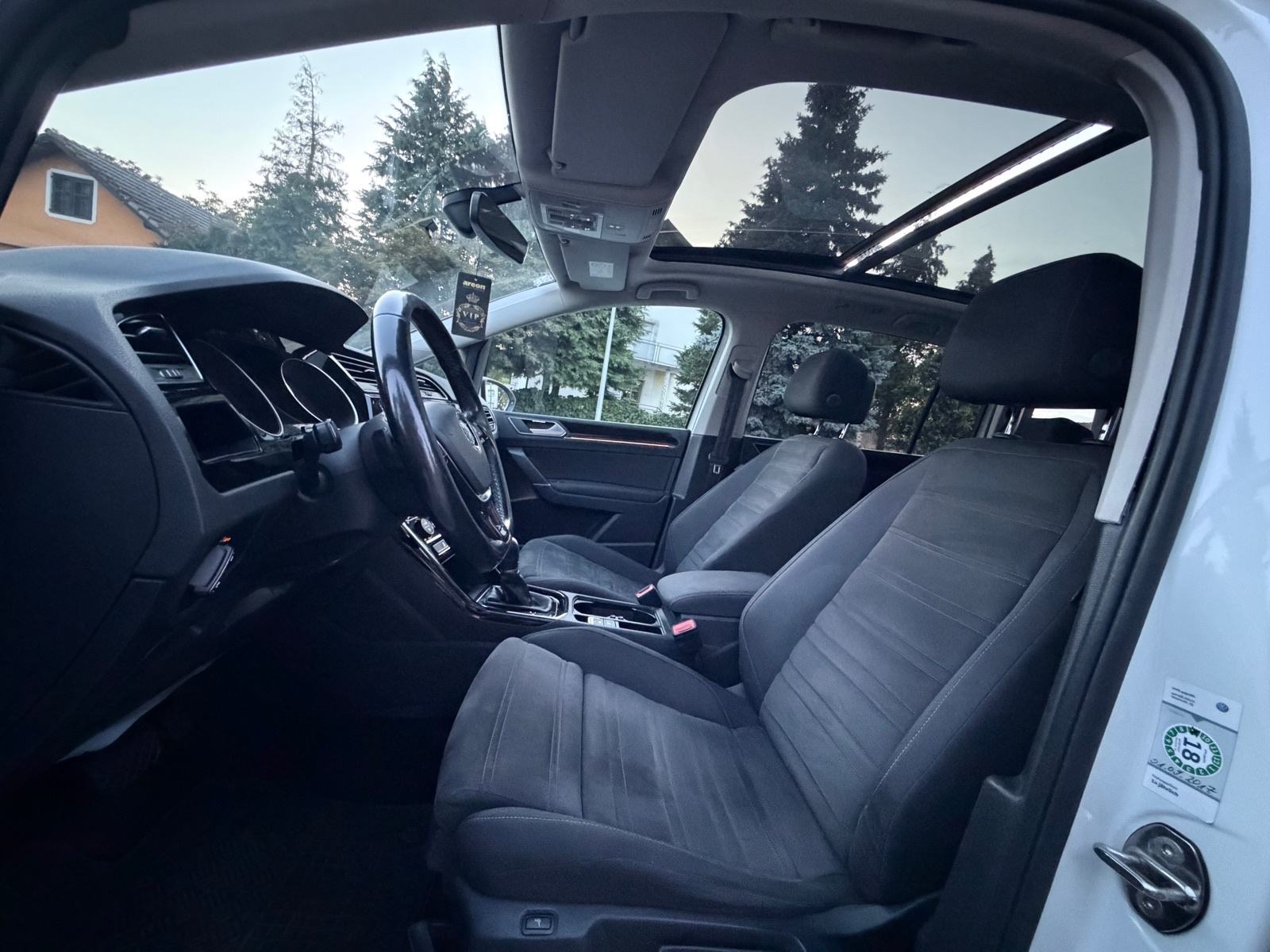 VW Touran 2,0 TDI DSG 2017god Highline Reg 1god, fotografija 18