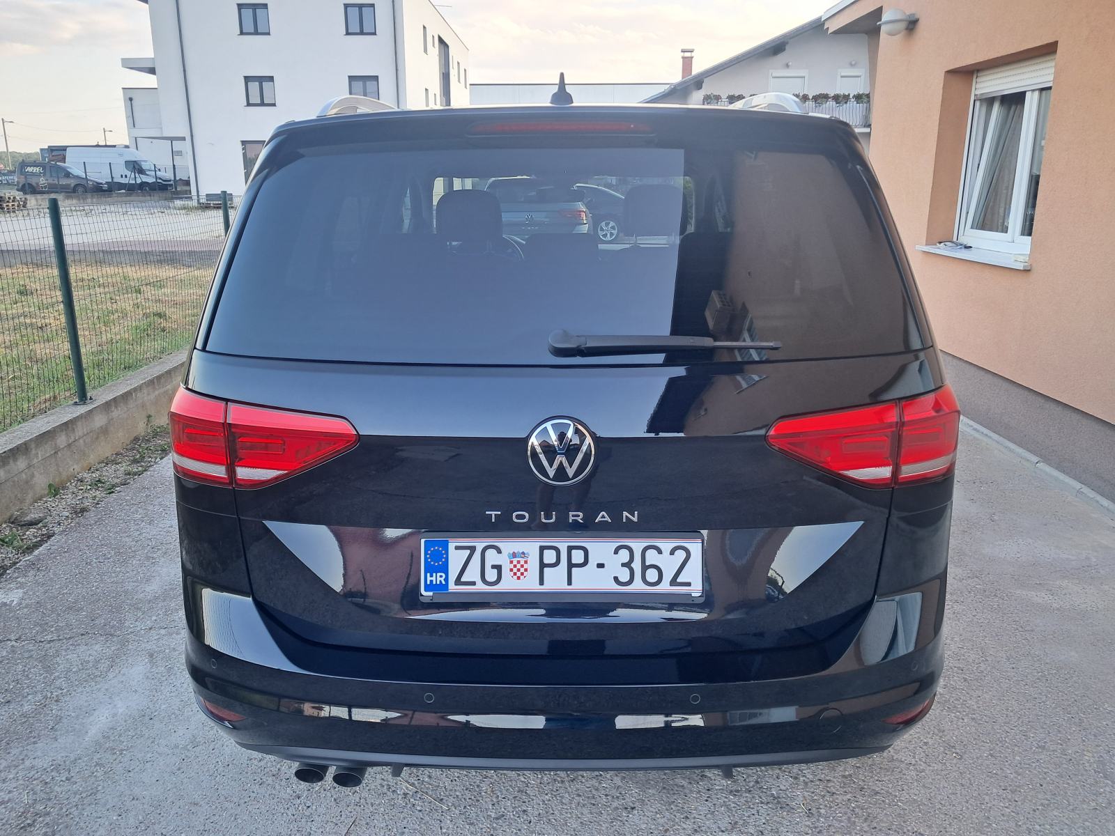 VW Touran 2.0 TDI*DSG*ACTIVE*LED SVJETLA*KAMERA*PRO NAVIGACIJA*, fotografija 6