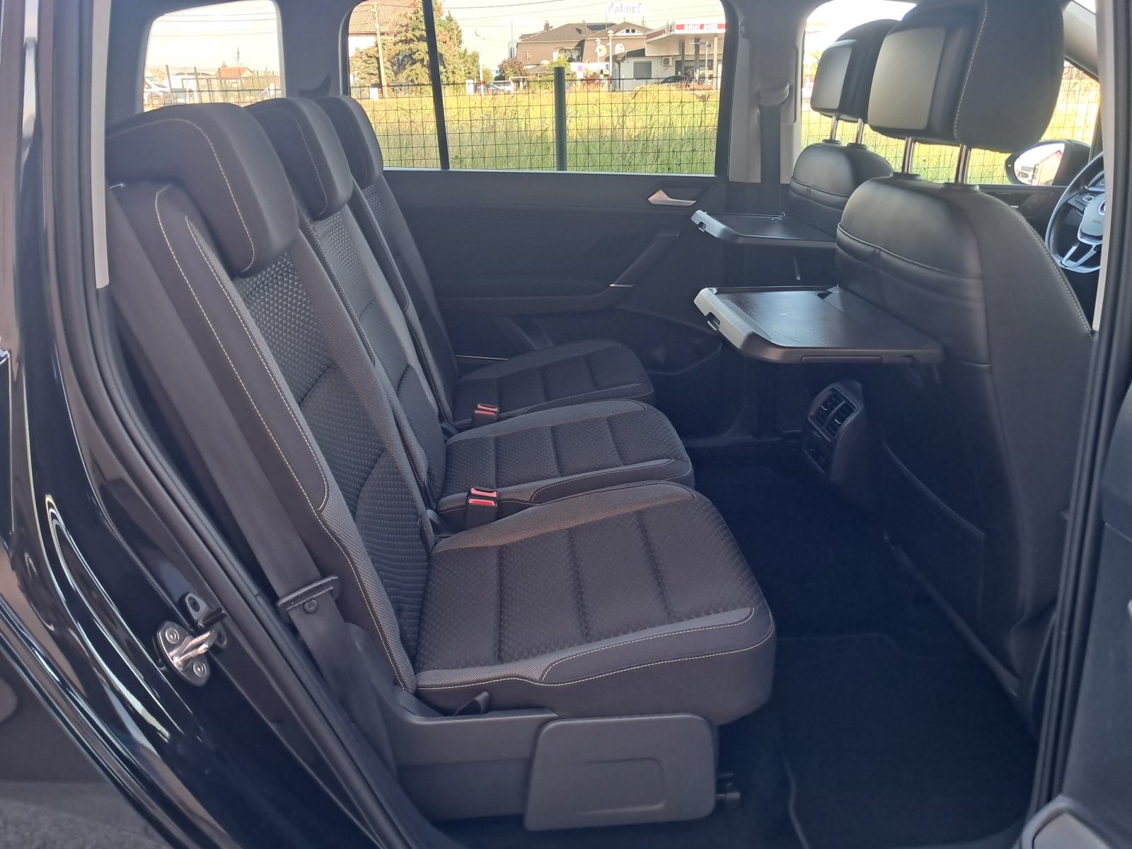 VW Touran 2.0 TDI*DSG*ACTIVE*LED SVJETLA*KAMERA*PRO NAVIGACIJA*, fotografija 18