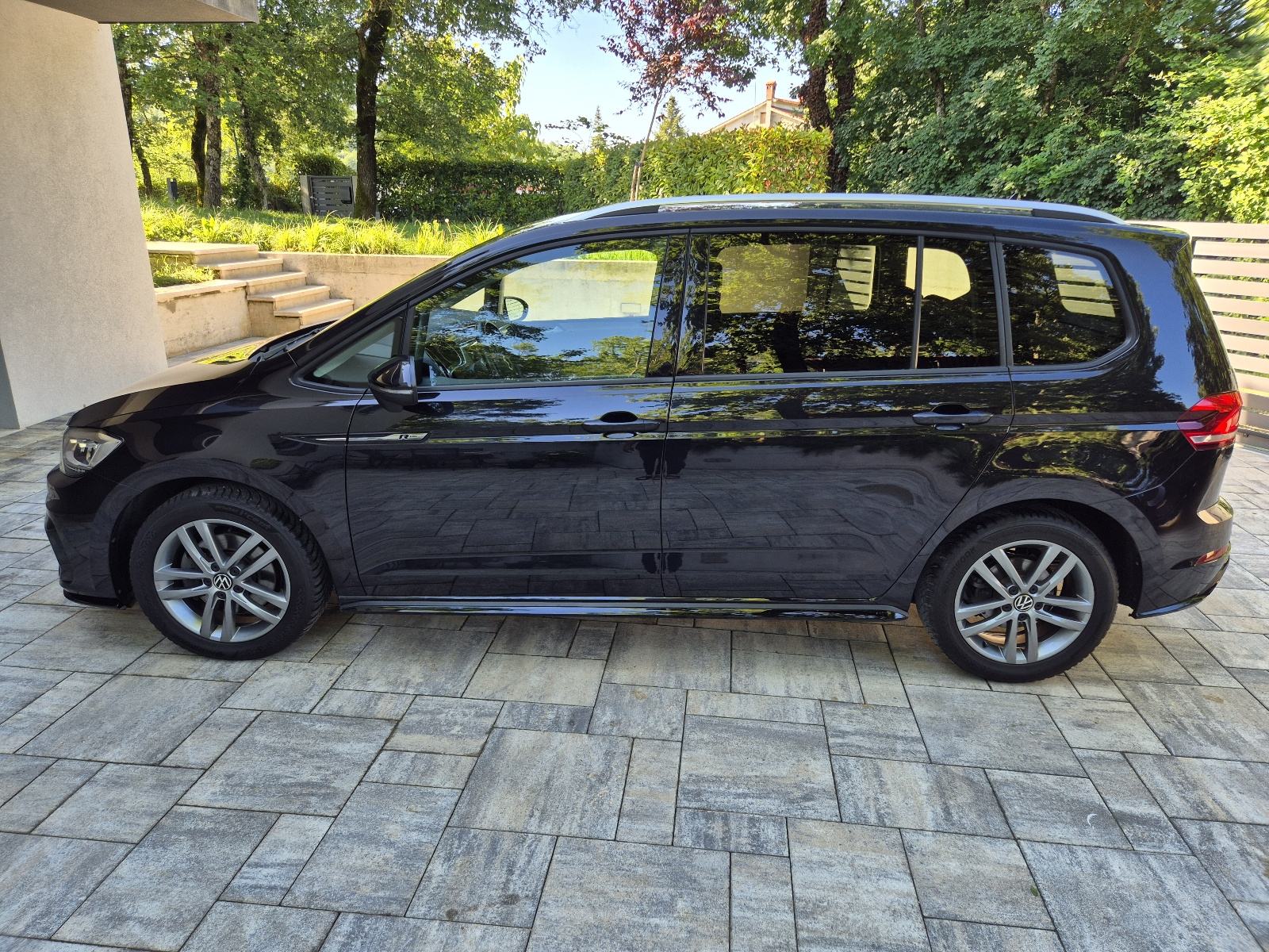 VW TOURAN 2.0 TDI DSG R-LINE reg 5/27, fotografija 2