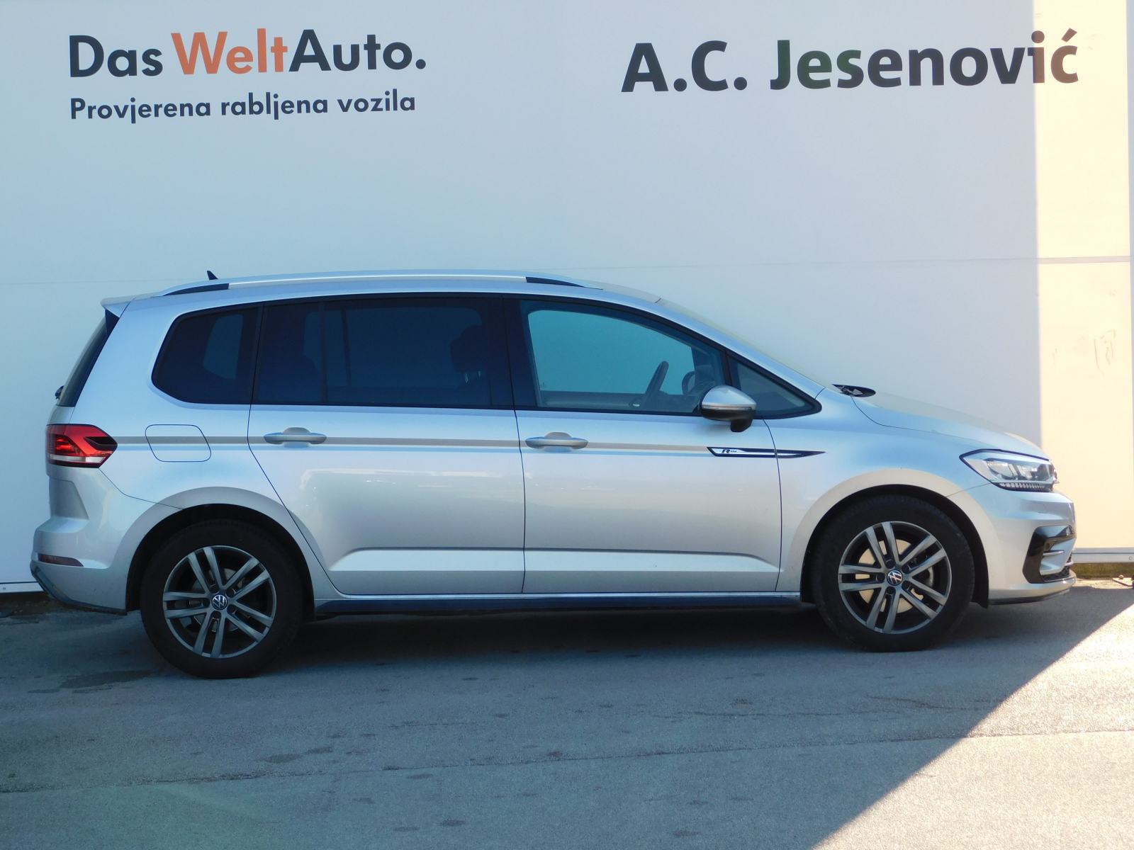 VW Touran 2.0 TDI DSG R-line-LEASING BEZ UČEŠĆA!, fotografija 4