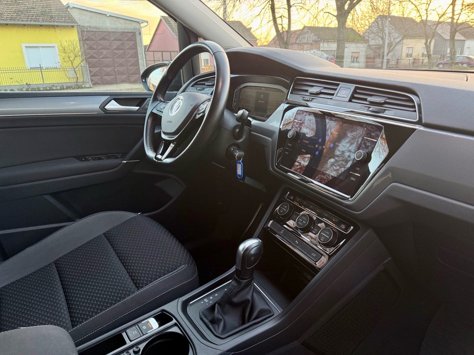 VW Touran 2.0 TDI - DSG - VIRTUAL - 7 sjedala - LED - god 2021 - PDV, fotografija 20
