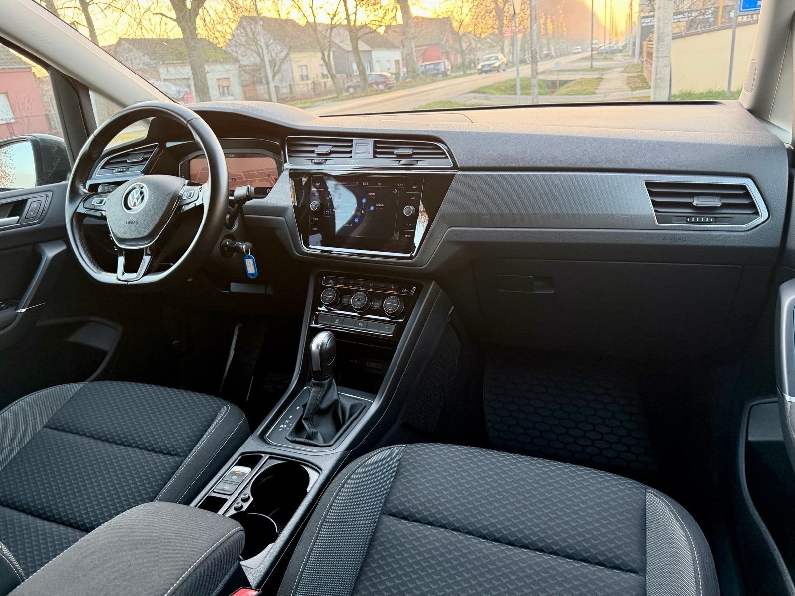 VW Touran 2.0 TDI - DSG - VIRTUAL - 7 sjedala - LED - god 2021 - PDV, fotografija 5