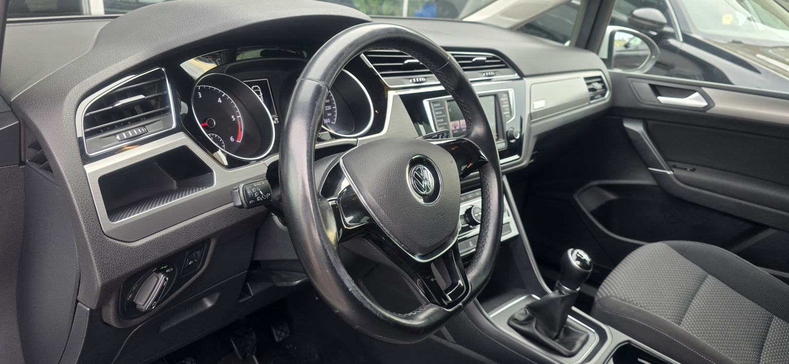 VW Touran 2,0 TDI, NAVI, TEMP, AUT.KLIMA, PDC, ALU,JAMSTVO,REG. 4/27, fotografija 13