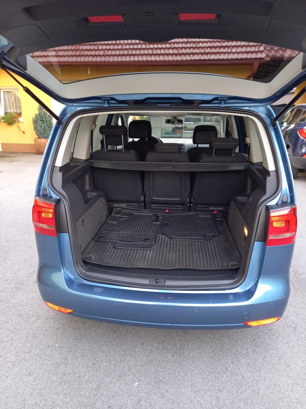 VW Touran 2,0 TDI,140 KS, Kamera, Alu, Navi, LED, Kuka, fotografija 11