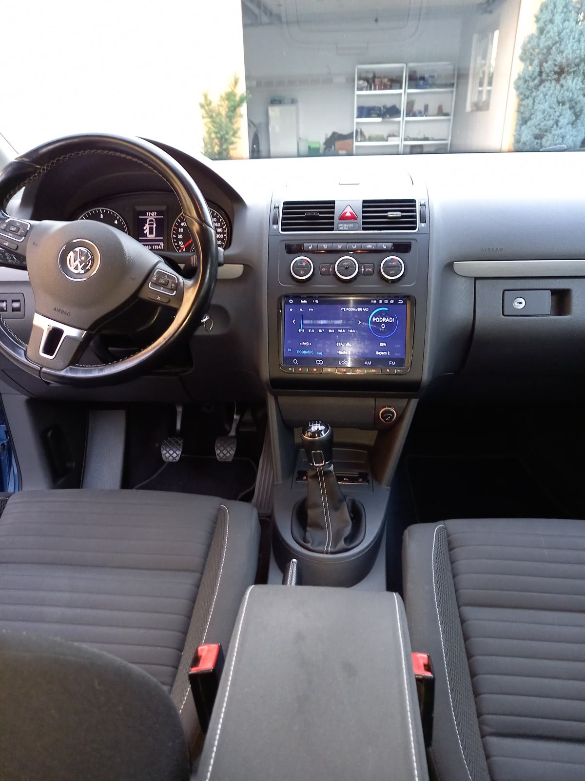 VW Touran 2,0 TDI,140 KS, Kamera, Alu, Navi, LED, Kuka, fotografija 15