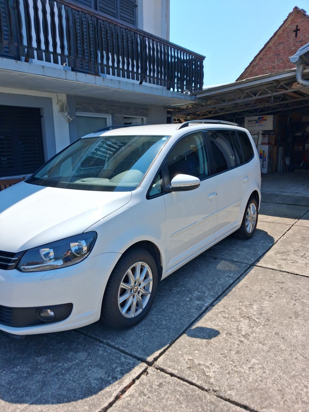 VW Touran 2,0 TDI, fotografija 3