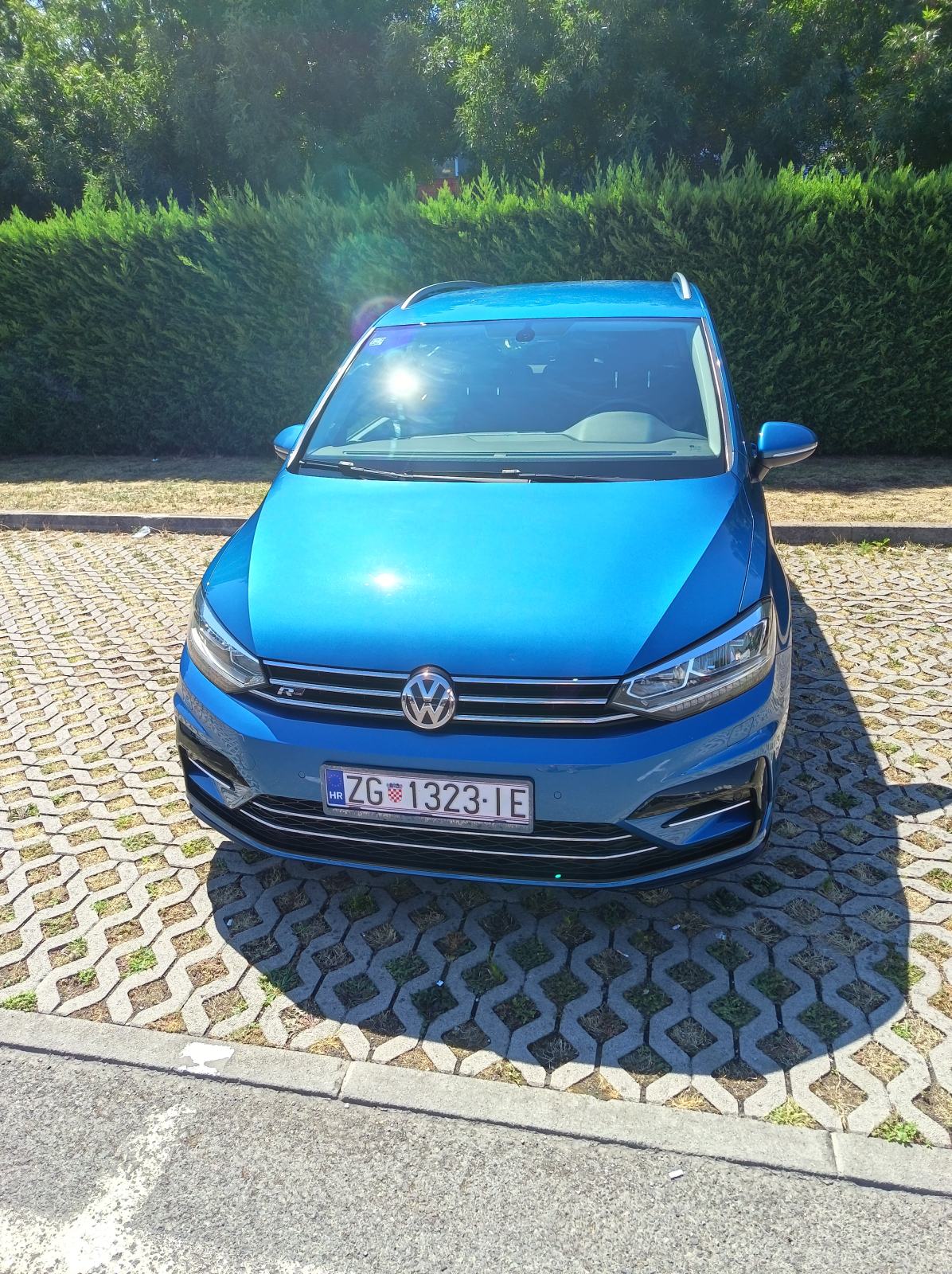 VW Touran 2,0 TDI, fotografija 1