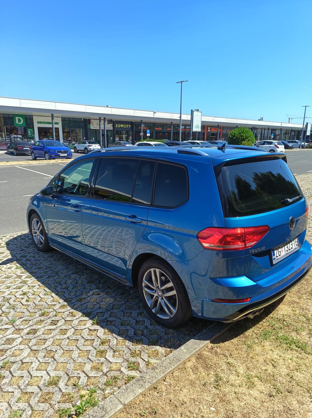 VW Touran 2,0 TDI, fotografija 3