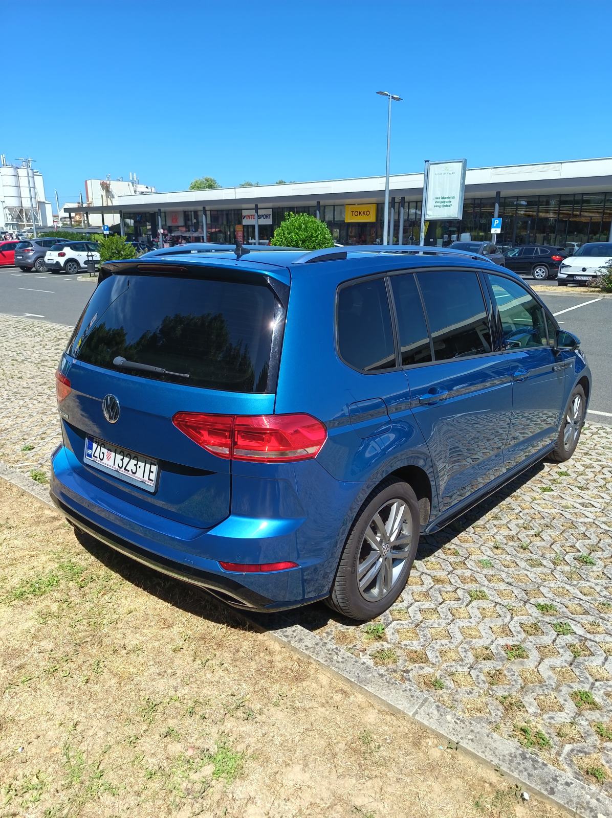 VW Touran 2,0 TDI, fotografija 4