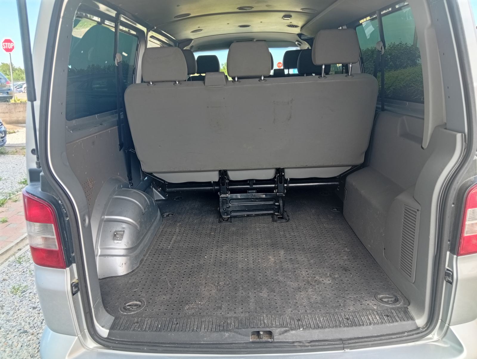 VW Transporter 2,0 TDI mod.2015 - 9 SJEDALA/ KLIMA/ NAVI/ REG.10/2026G, fotografija 11