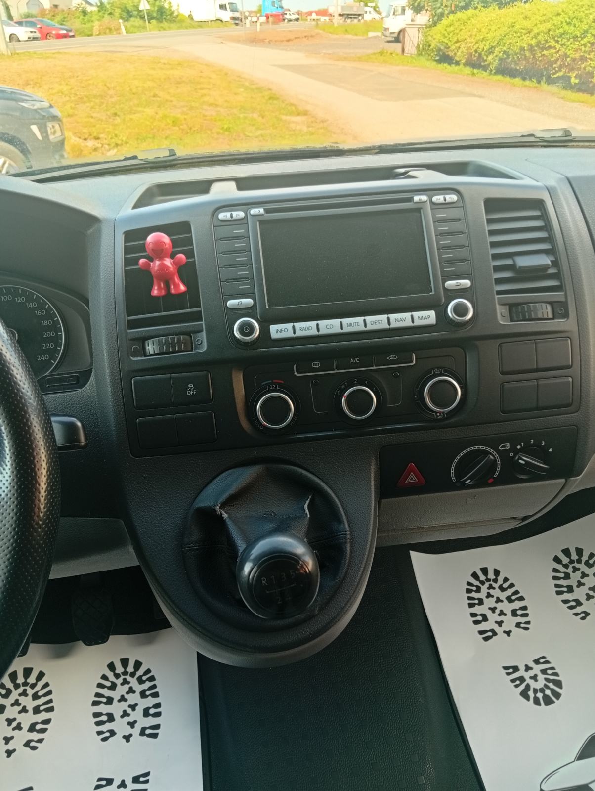 VW Transporter 2,0 TDI mod.2015 - 9 SJEDALA/ KLIMA/ NAVI/ REG.10/2026G, fotografija 17