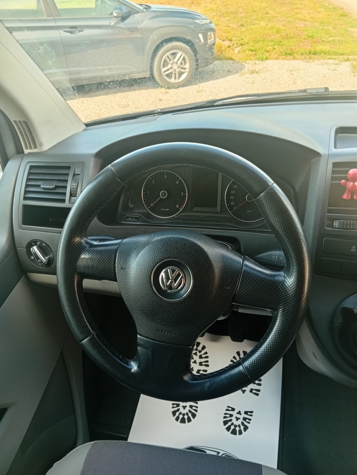 VW Transporter 2,0 TDI mod.2015 - 9 SJEDALA/ KLIMA/ NAVI/ REG.10/2026G, fotografija 16