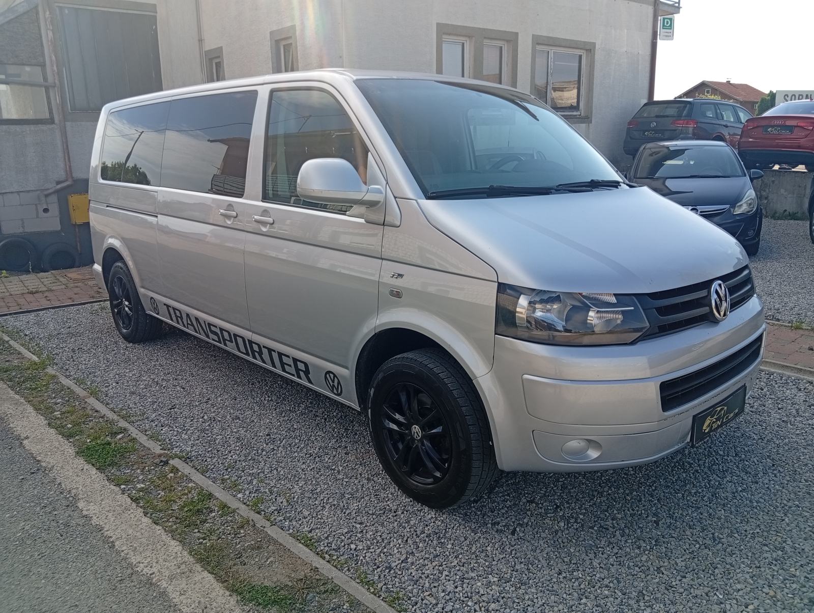VW Transporter 2,0 TDI mod.2015 - 9 SJEDALA/ KLIMA/ NAVI/ REG.10/2026G, fotografija 4