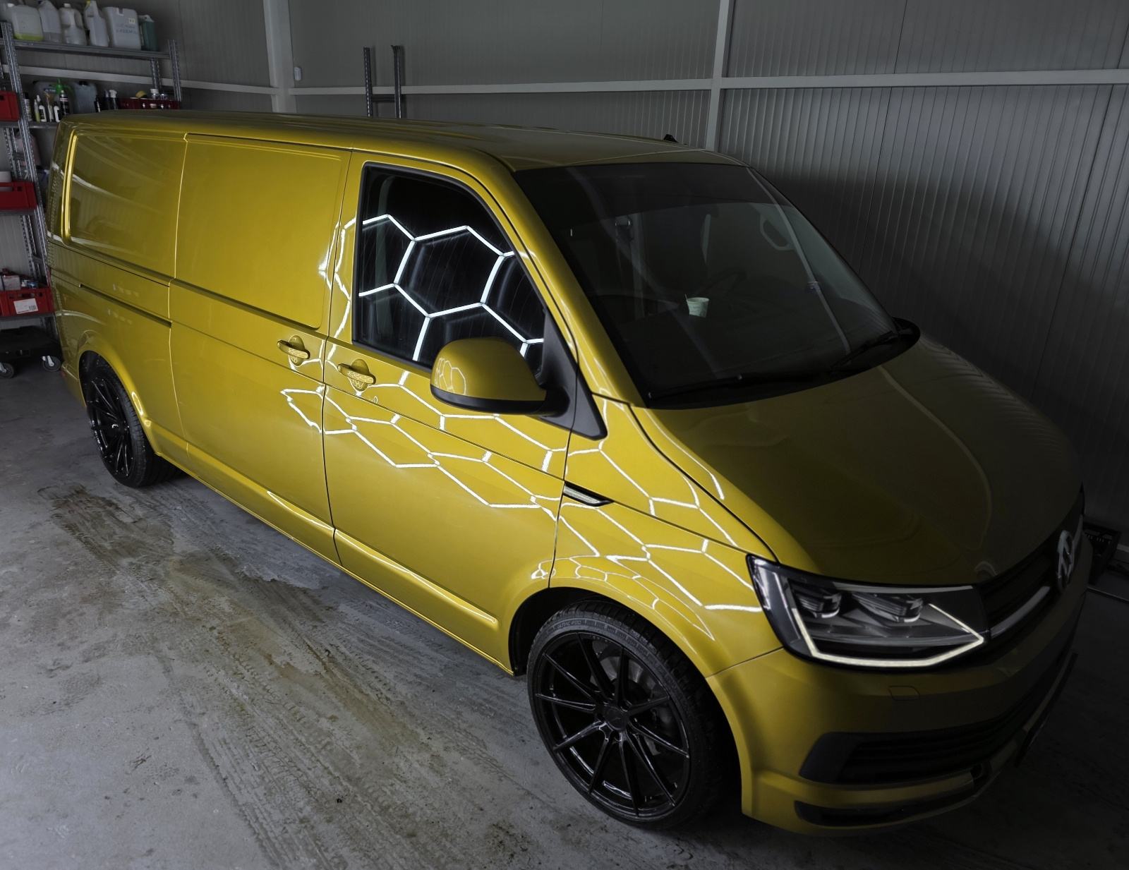 VW Transporter 2,0 TDI***T6 PRILIKA NA OLGASU, fotografija 3