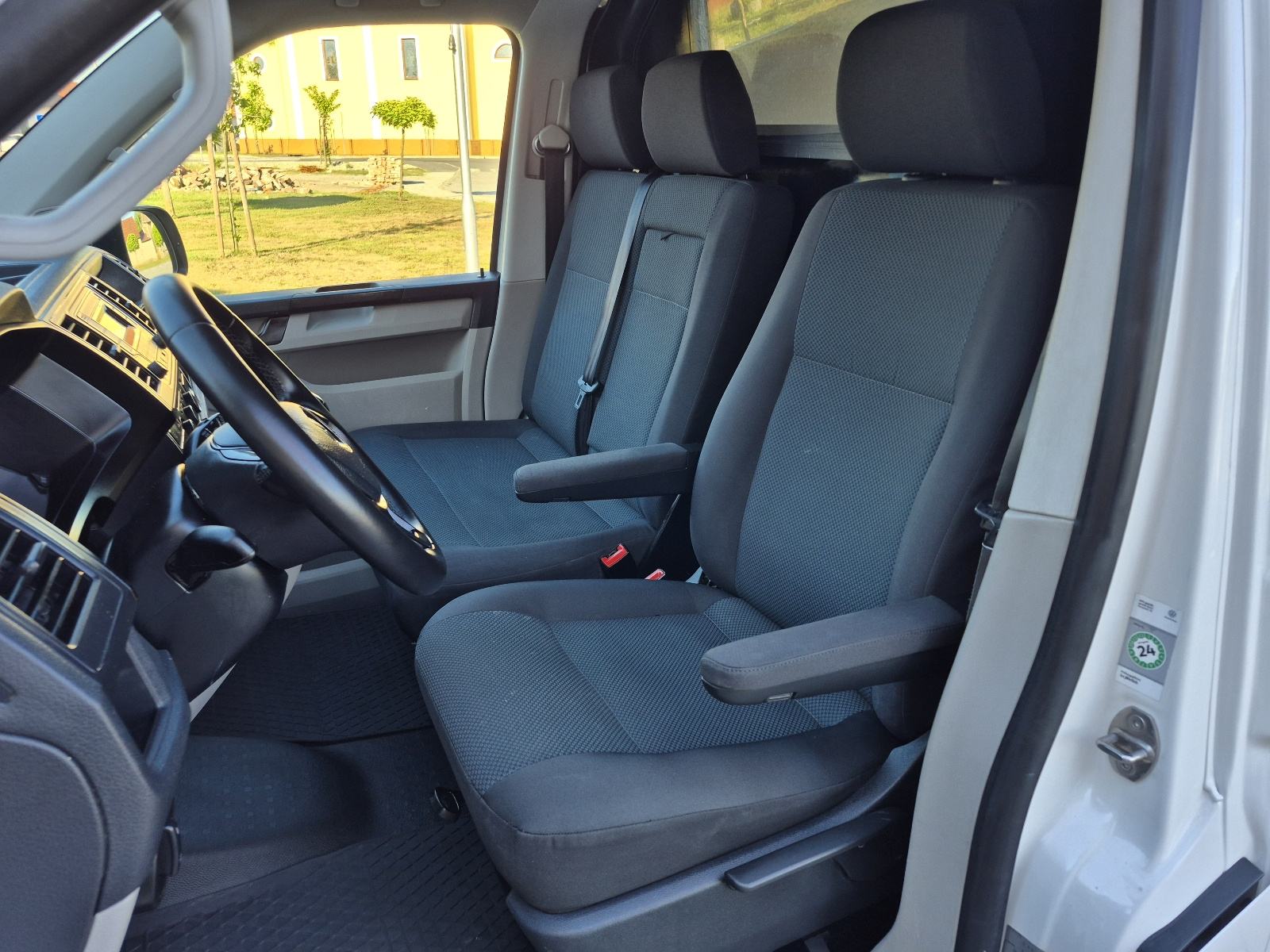 VW Transporter 2,0 TDI UKUPNA CIJENA,Klima,park senzori, grijanje sjed, fotografija 16