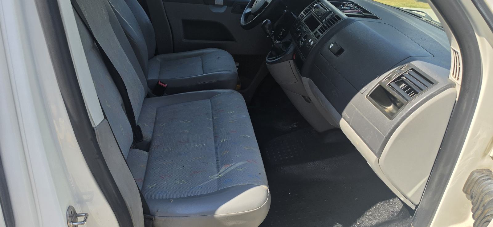 VW Transporter Kombi 1,9tdi reg 1 godiinu, fotografija 11