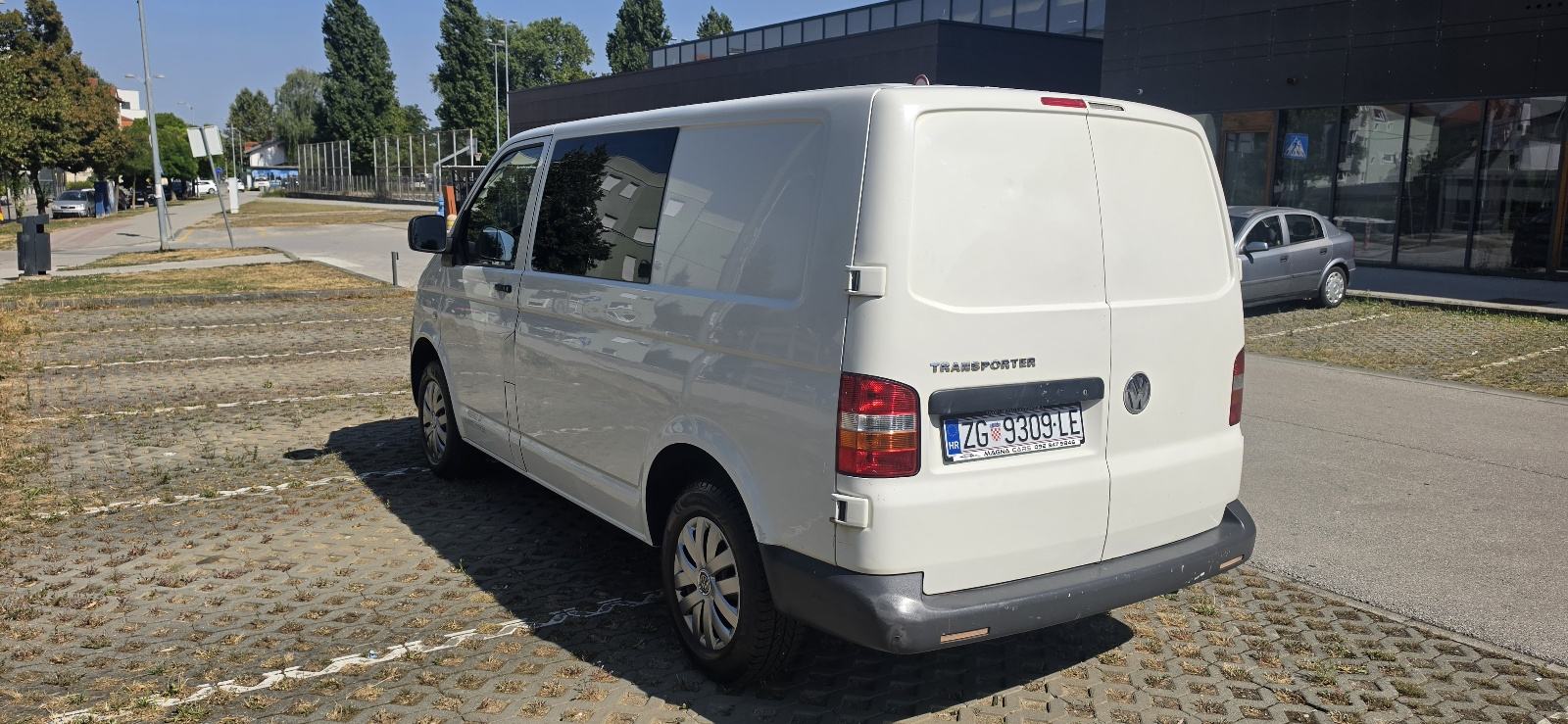 VW Transporter Kombi 1,9tdi reg 1 godiinu, fotografija 9