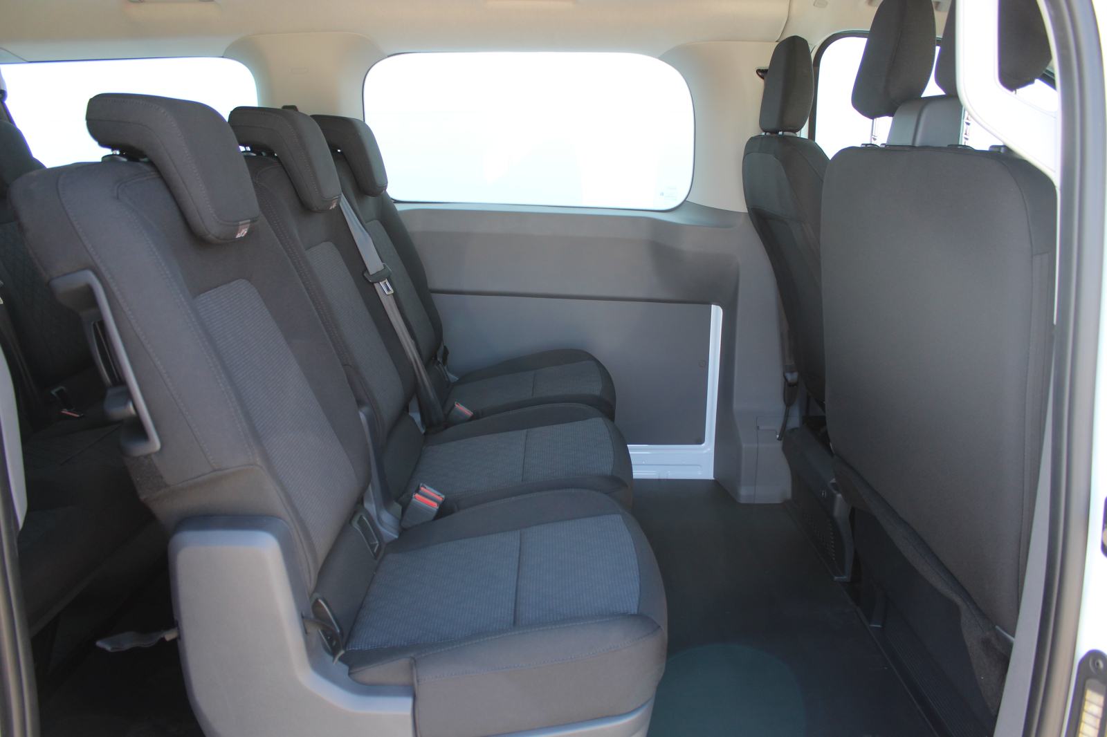 VW TRANSPORTER KOMBI L2 2.0 TDI, fotografija 11