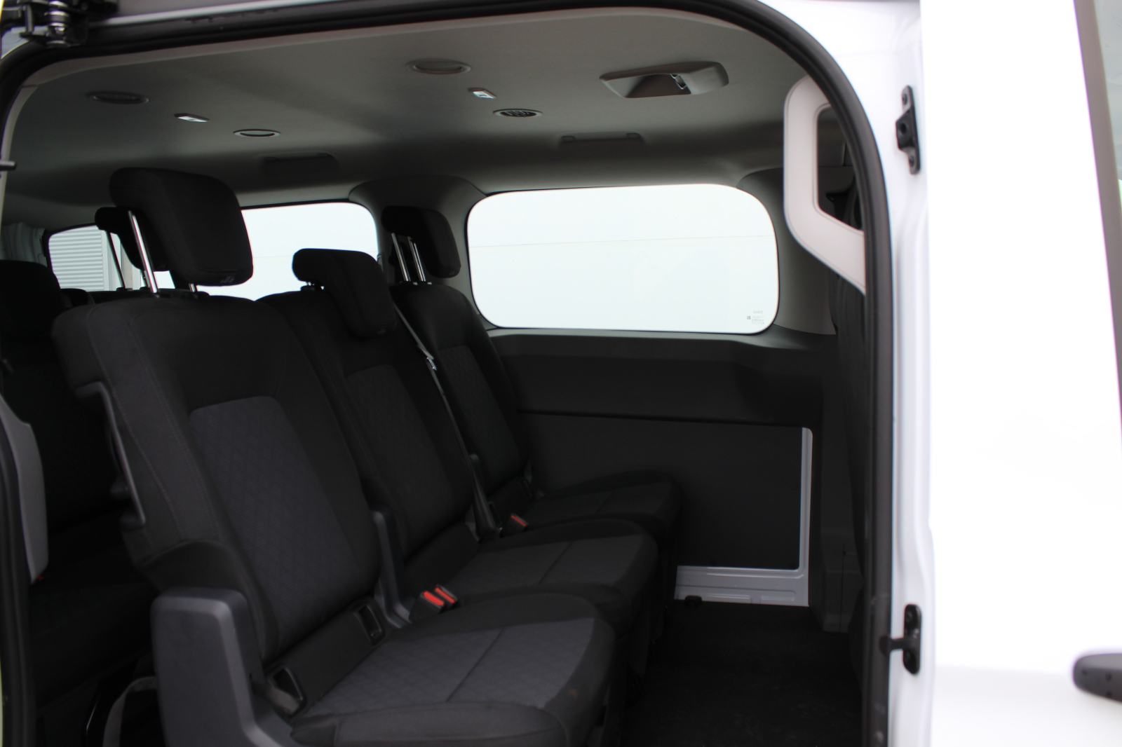 VW Transporter KOMBI L2 2,0 TDI, fotografija 11