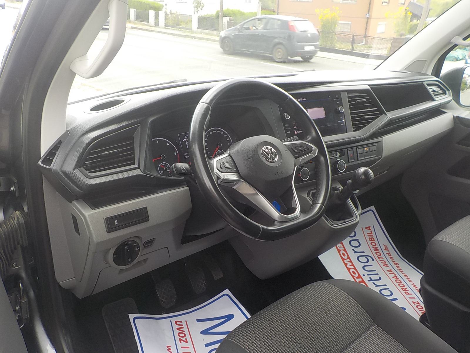 VW Transporter T6 2,0 TDI⭐️L2⭐️150 KS⭐️5 SJED⭐️FULL OPREMA⭐️JAMSTVO⭐, fotografija 11