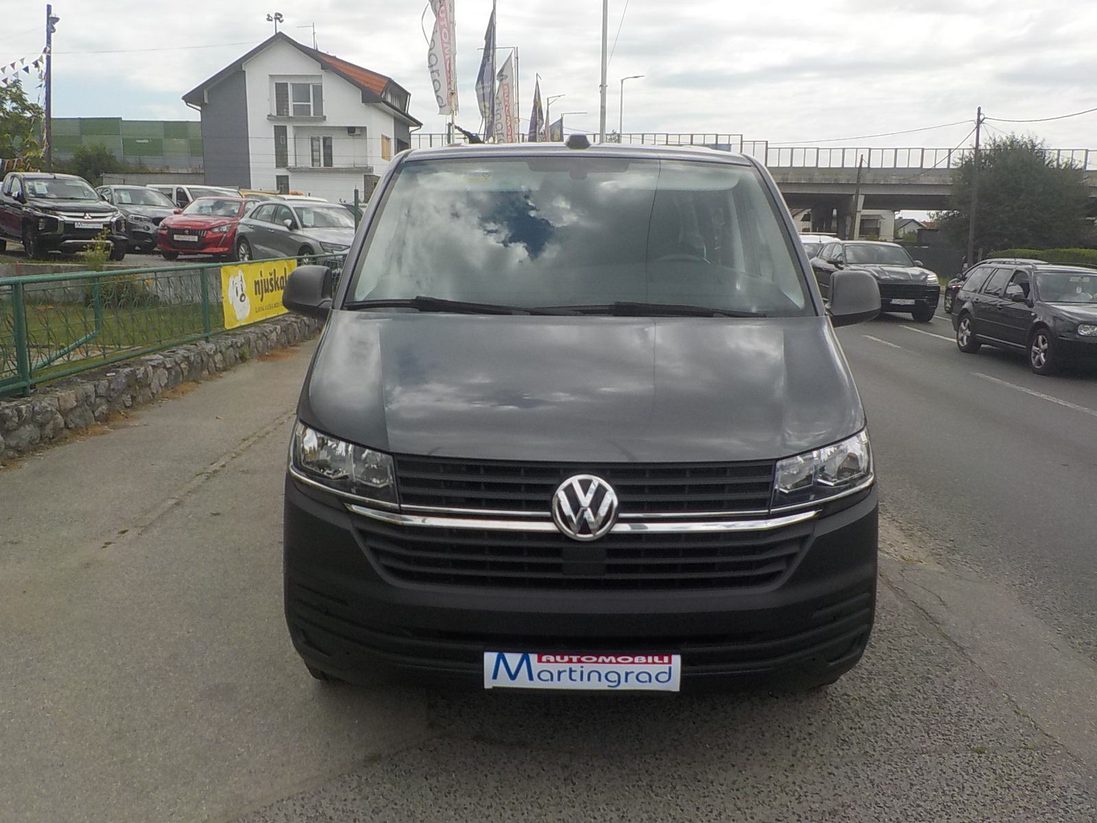 VW Transporter T6 2,0 TDI⭐️L2⭐️150 KS⭐️5 SJED⭐️FULL OPREMA⭐️JAMSTVO⭐, fotografija 4