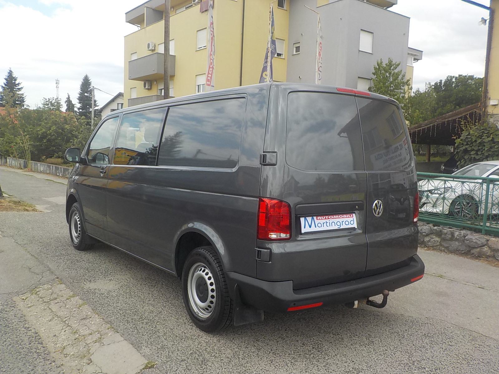 VW Transporter T6 2,0 TDI⭐️L2⭐️150 KS⭐️5 SJED⭐️FULL OPREMA⭐️JAMSTVO⭐, fotografija 5