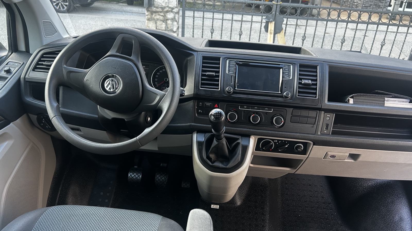 VW Transporter VW T6 9 sjedala, putnički,150ks, servis, odlično stanje, fotografija 8