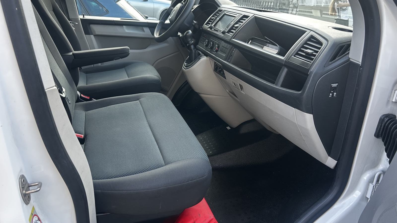 VW Transporter VW T6 9 sjedala, putnički,150ks, servis, odlično stanje, fotografija 13