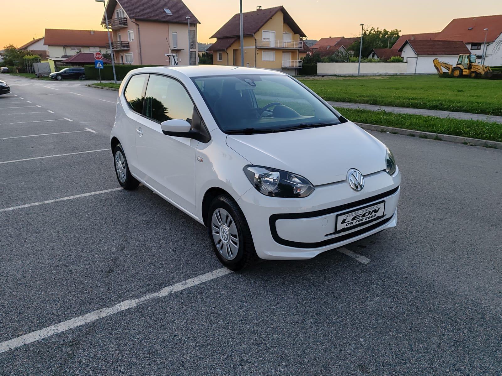 VW Up! 1,0 ,2012 g, KLIMA, 74000 km, NAVIGACIJA, 2012, fotografija 3