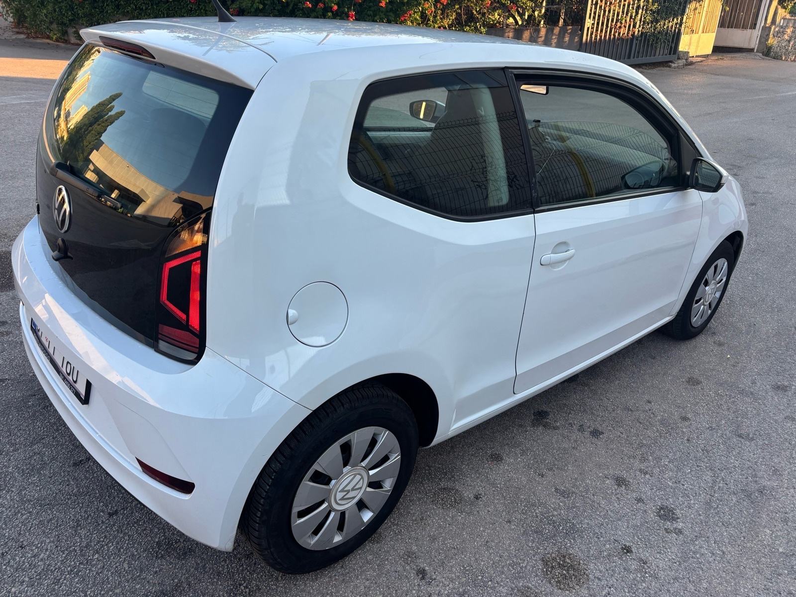 VW Up! 1,0. 57000 KM Reg 08/2027 Klima Servo, fotografija 5