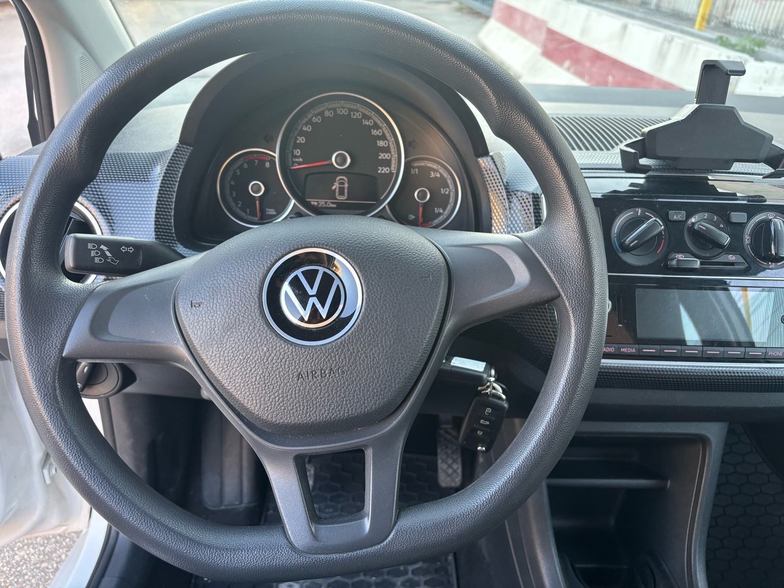 VW Up! 1,0. 57000 KM Reg 08/2027 Klima Servo, fotografija 11