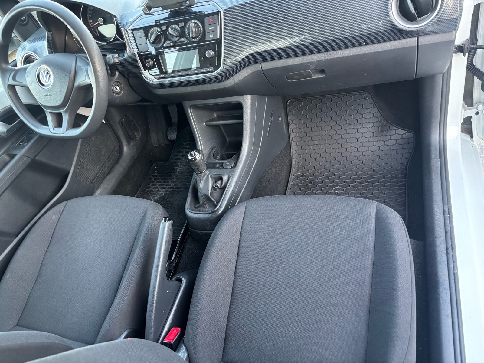 VW Up! 1,0. 57000 KM Reg 08/2027 Klima Servo, fotografija 14