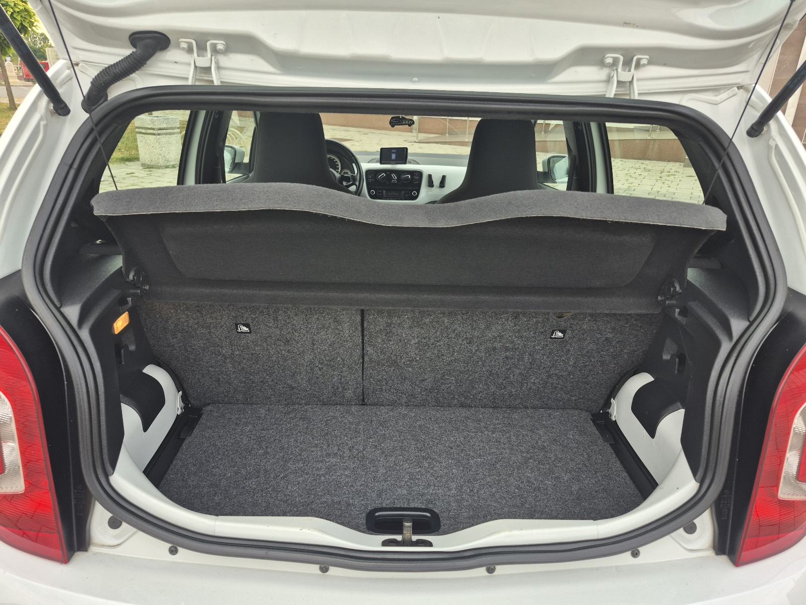 VW Up! 1,0 Benzin,Klima,navigacija,grijanje sjedala,alu,crno nebo, fotografija 18